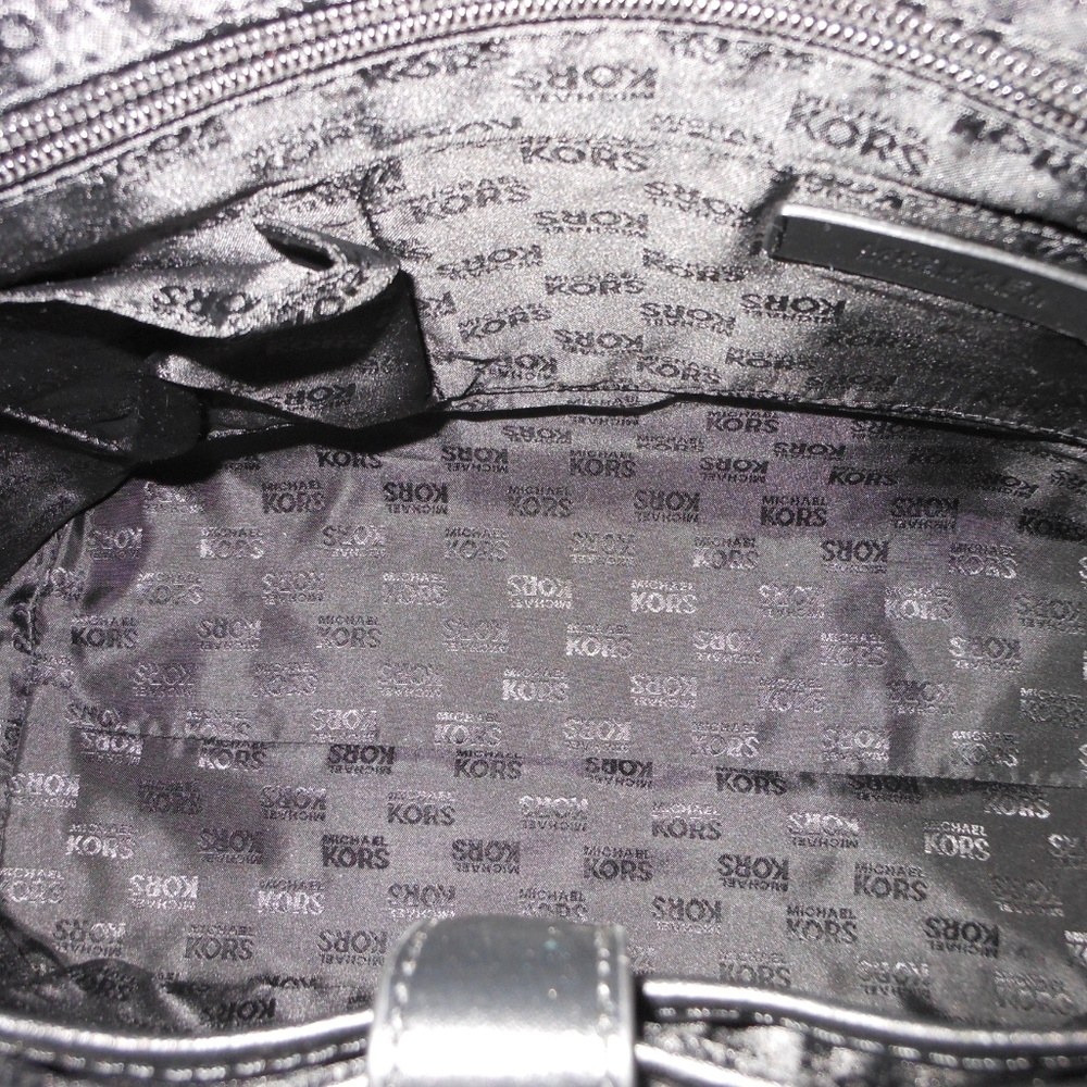 MICHAEL KORS OVERSIZE TOTE SHOULDER BAG - Picture 7 of 7